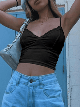 Kurzes Camisole-Top mit V-Ausschnitt und gerippter Spitze